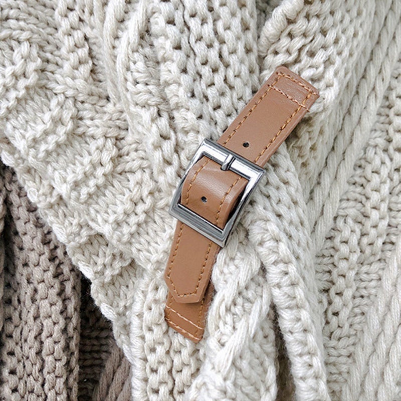 Jolene - Dreieckstrickschal mit Lederschnalle