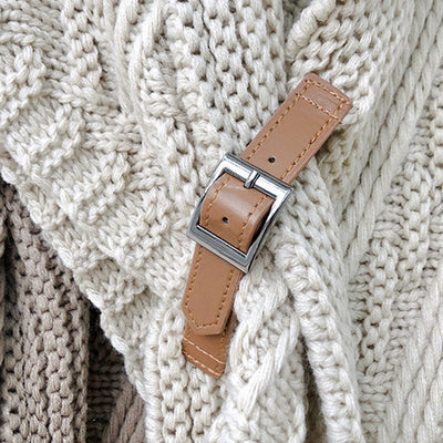 Jolene - Dreieckstrickschal mit Lederschnalle
