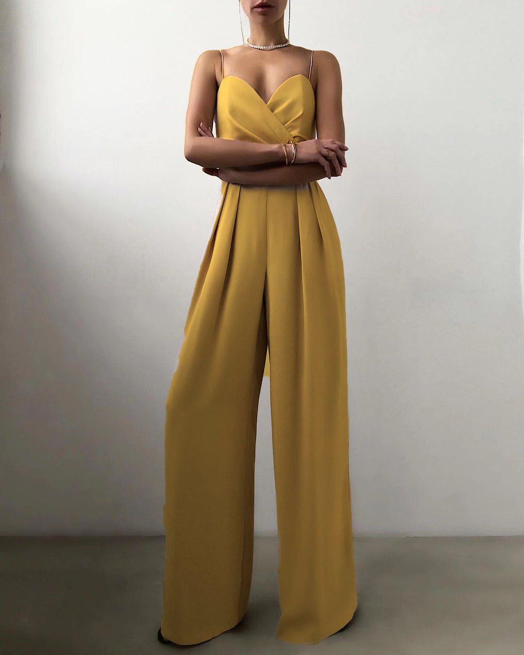 Saige - Jumpsuit mit hoher Taille und geradem Bein und dünnen Trägern