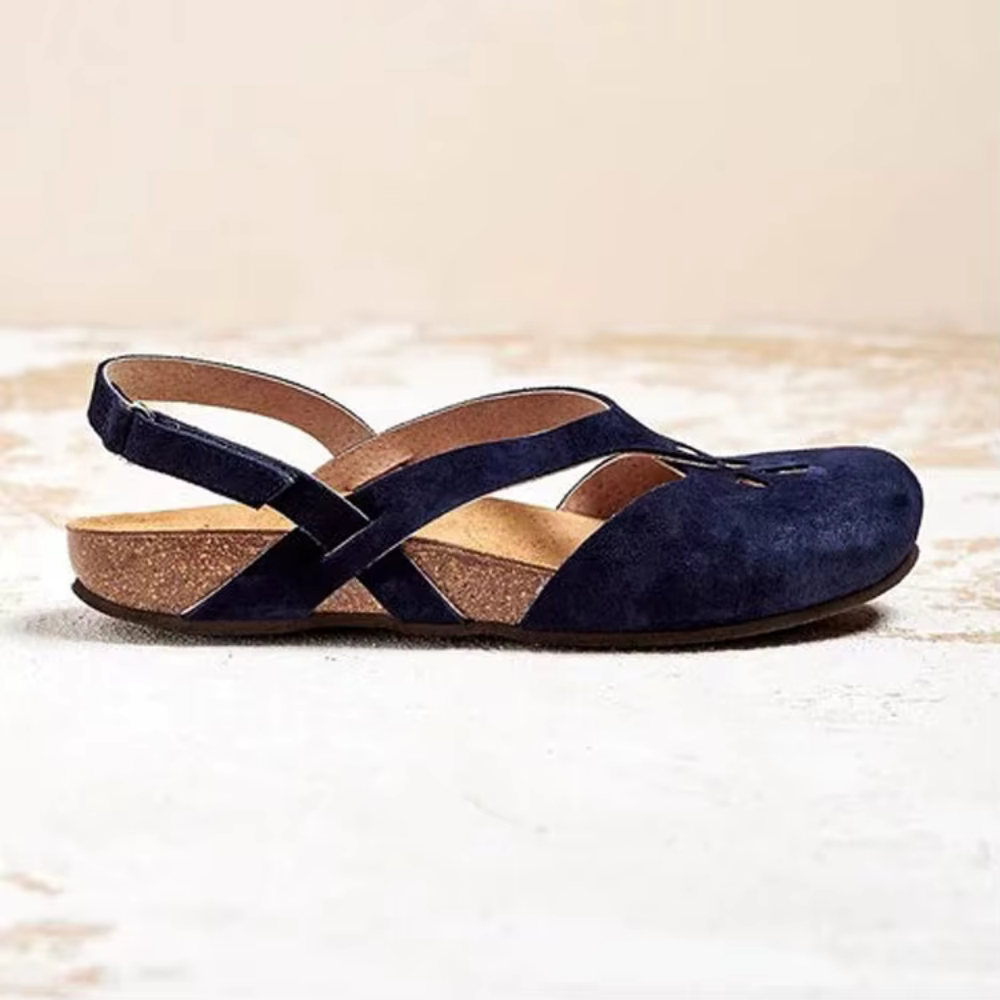 ARLÉA – DIE RETRO-SANDALE MIT CUT-OUTS & KNÖCHELRIEGEL FÜR SOMMERLICHE LEICHTIGKEIT