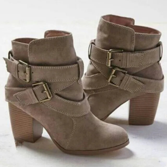 Sarina - trendy Knöchel Stiefel mit dekorativen Schnallen für a coolen Touch