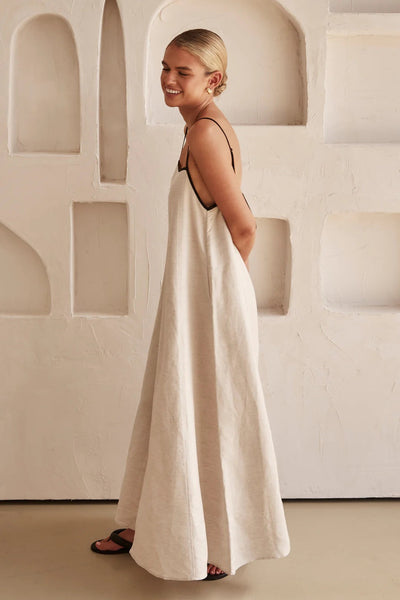 Beige Sommerkleid mit femininem Silhouette – Isara