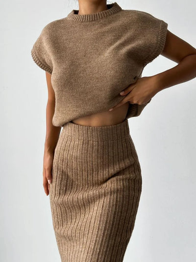 Valentina - Zweiteiliges Set: ärmellose Weste + gestrickter Rock