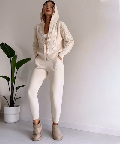 Pilar - bequemer und modischer zweiteiliger Kapuzenpullover aus Strick