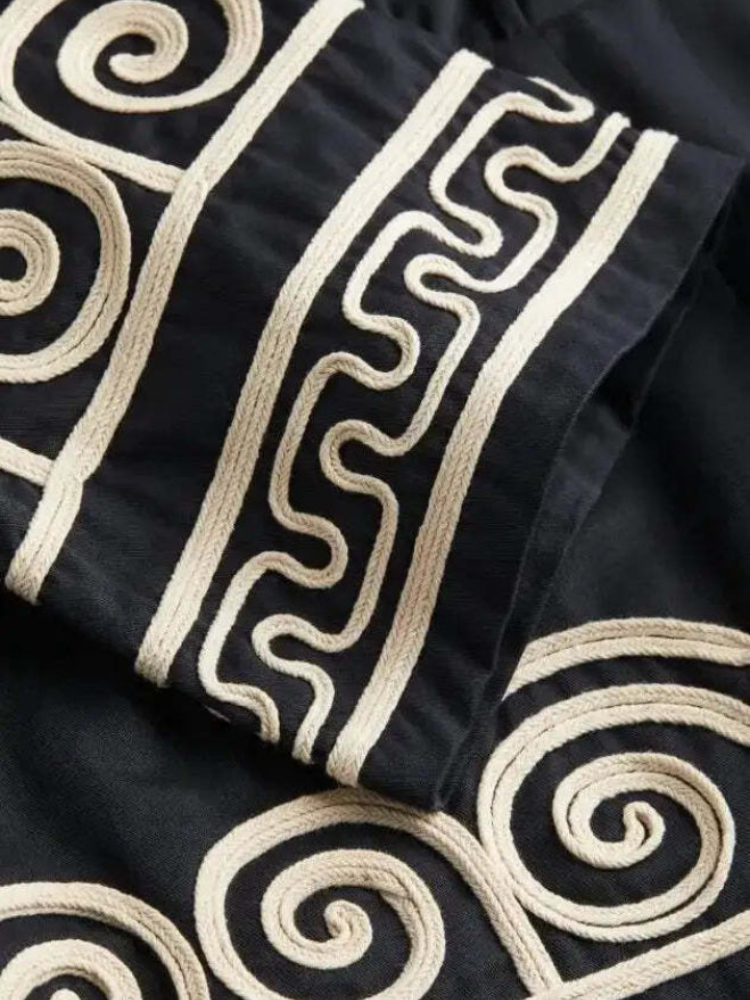 Jule - besticktes langärmeliges Kleid