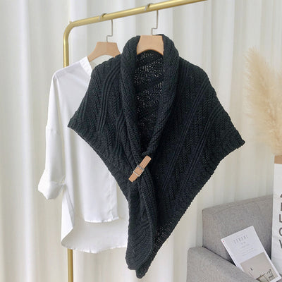 Jolene - Dreieckstrickschal mit Lederschnalle