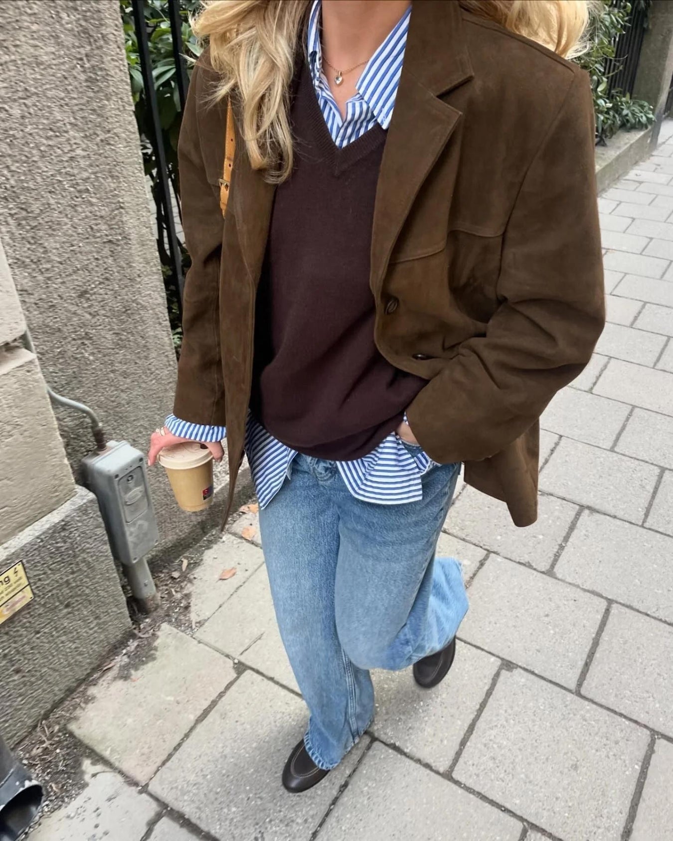 Claire - zeitloser strukturierter Mantel für Frauen