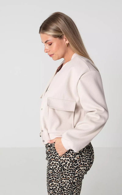 Stella - lässige Bomberjacke mit Druckknopfverschluss für einen trendigen und bequemen Stil