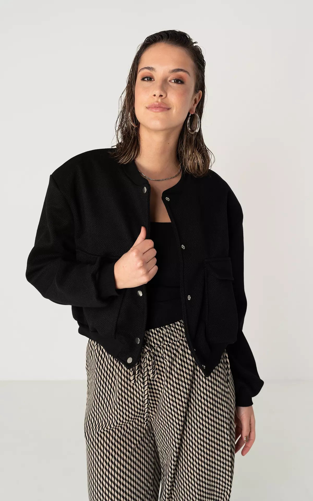 Stella - lässige Bomberjacke mit Druckknopfverschluss für einen trendigen und bequemen Stil