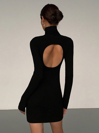 Bia | Elegantes langärmeliges Kleid mit Rollkragen und offenem Rücken