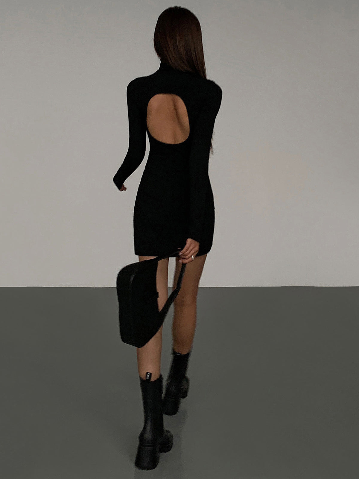 Bia | Elegantes langärmeliges Kleid mit Rollkragen und offenem Rücken