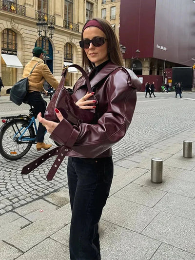 Burgunderrote Lederjacke – Damen-Kunstleder-Bikerjacke mit Gürtel