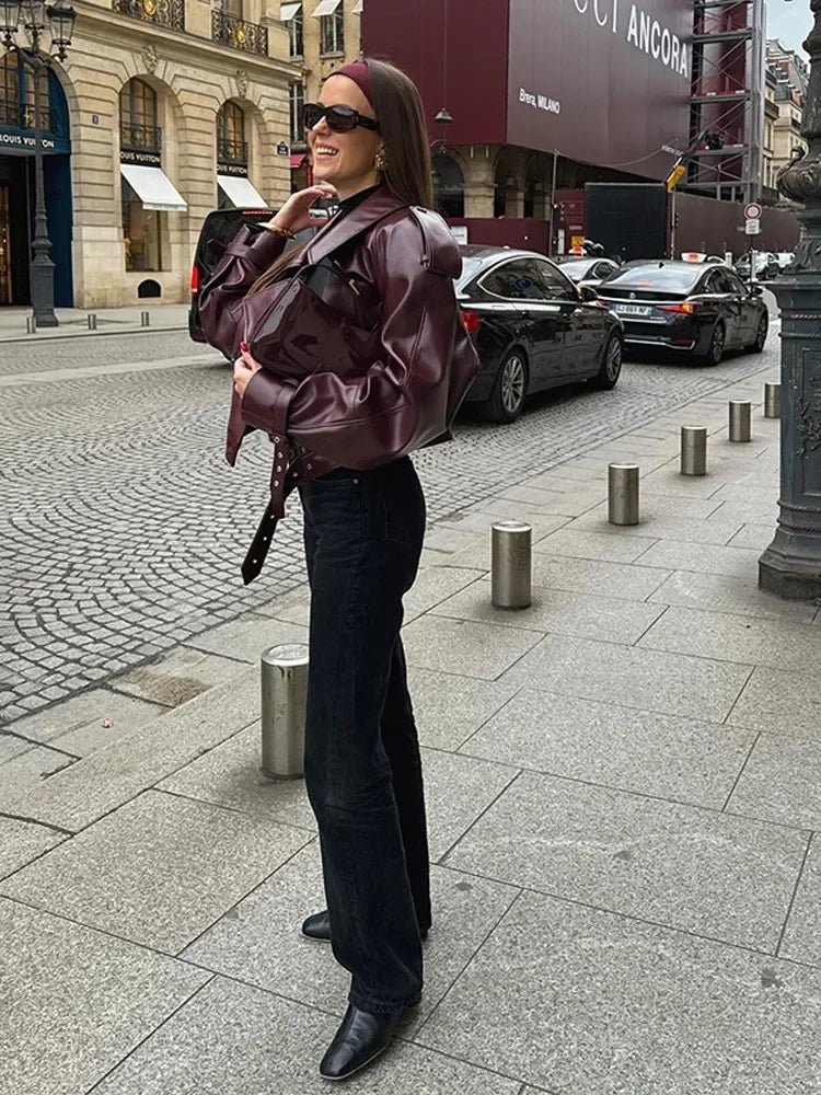 Burgunderrote Lederjacke – Damen-Kunstleder-Bikerjacke mit Gürtel
