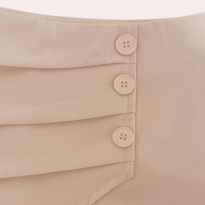 Asymmetrische Damenshorts mit Zierknöpfen – Nerina