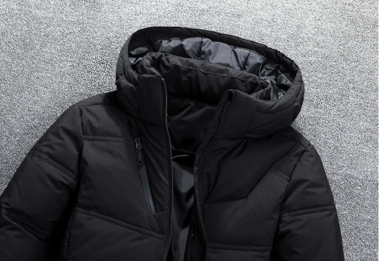 William - isolierte Winterjacke mit Kapuze und Reißverschlusstaschen