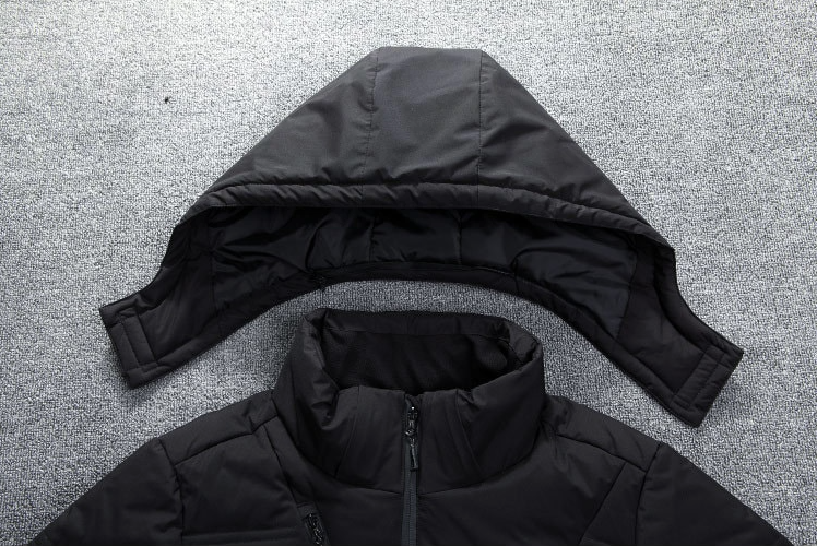 William - isolierte Winterjacke mit Kapuze und Reißverschlusstaschen