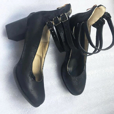 Chunky Heels – geschlossene Damenschuhe mit Blockabsatz und Fesselriemchen