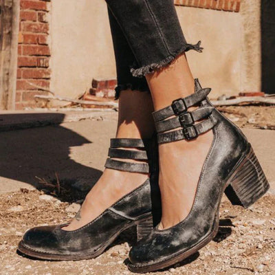 Chunky Heels – geschlossene Damenschuhe mit Blockabsatz und Fesselriemchen