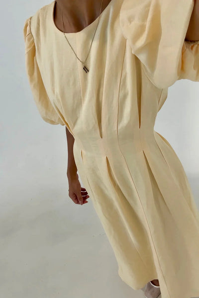 Buttergelbes Air Maxikleid