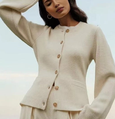 Damen-Strickjacke – Langärmlige Strickjacke mit Knöpfen und Taschen