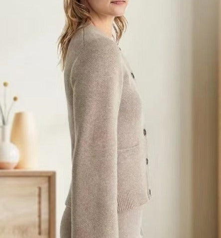 Damen-Strickjacke – Langärmlige Strickjacke mit Knöpfen und Taschen