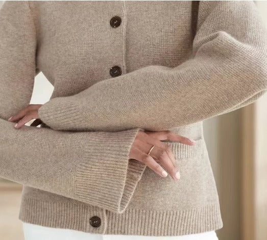 Damen-Strickjacke – Langärmlige Strickjacke mit Knöpfen und Taschen