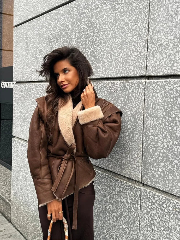 Fleece-gefütterte Lederjacke | Braun | Gürtel | Kunstpelz-Lederjacke | Damen-Lederjacke