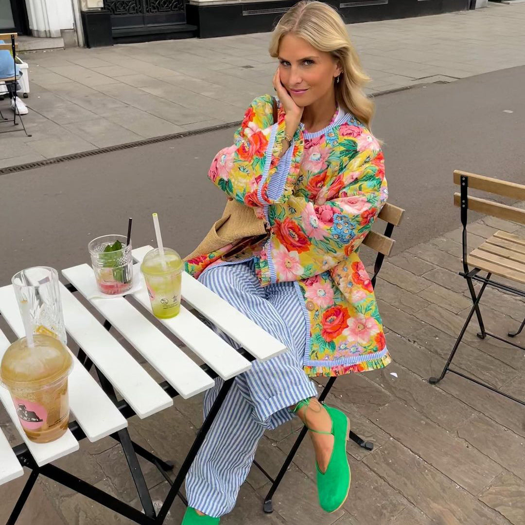 Honorine - bequeme wattierte Jacke mit kunstvollem Druckmotiv