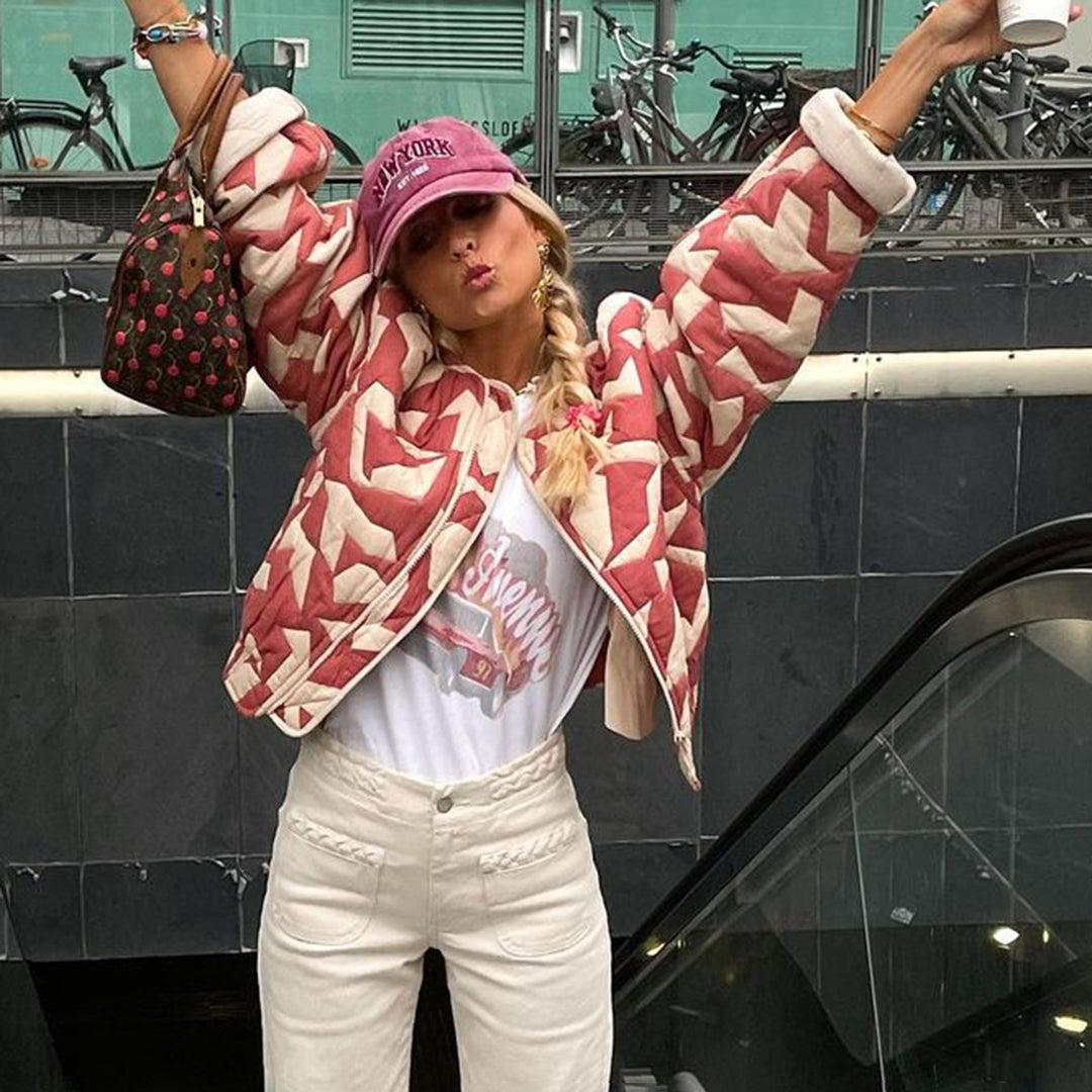Honorine - bequeme wattierte Jacke mit kunstvollem Druckmotiv
