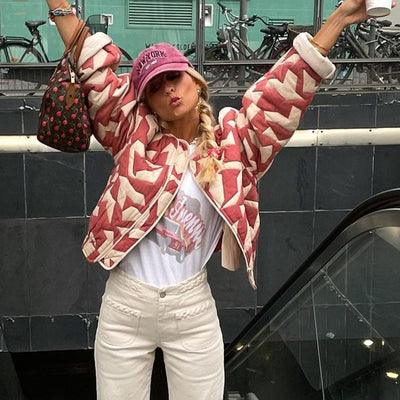 Honorine - bequeme wattierte Jacke mit kunstvollem Druckmotiv