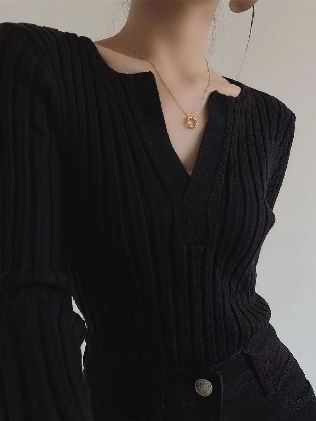 Gerippter Pullover - Langarm - Gestrickt - Pullover mit V-Ausschnitt - Damenbekleidung
