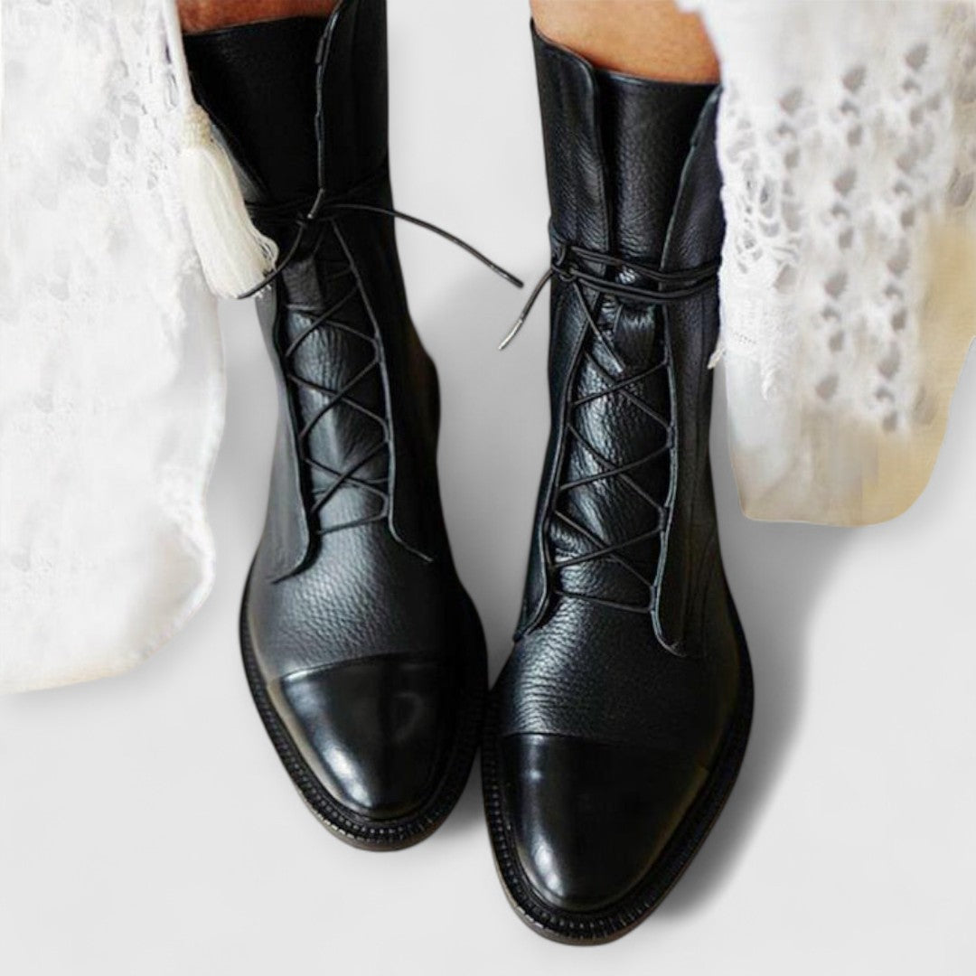 ALTHEA | Klassische Schnür-Stiefeletten