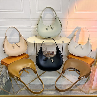 Half Moon Bag | Trendy | Zipper | Umhängetasche | Kleine Tasche