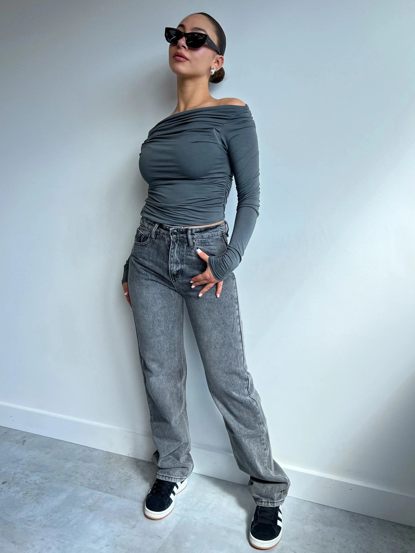 Jeans mit hoher Taille | Zerrissen | Grau | Gerade Geschnittene Jeans | Damenjeans