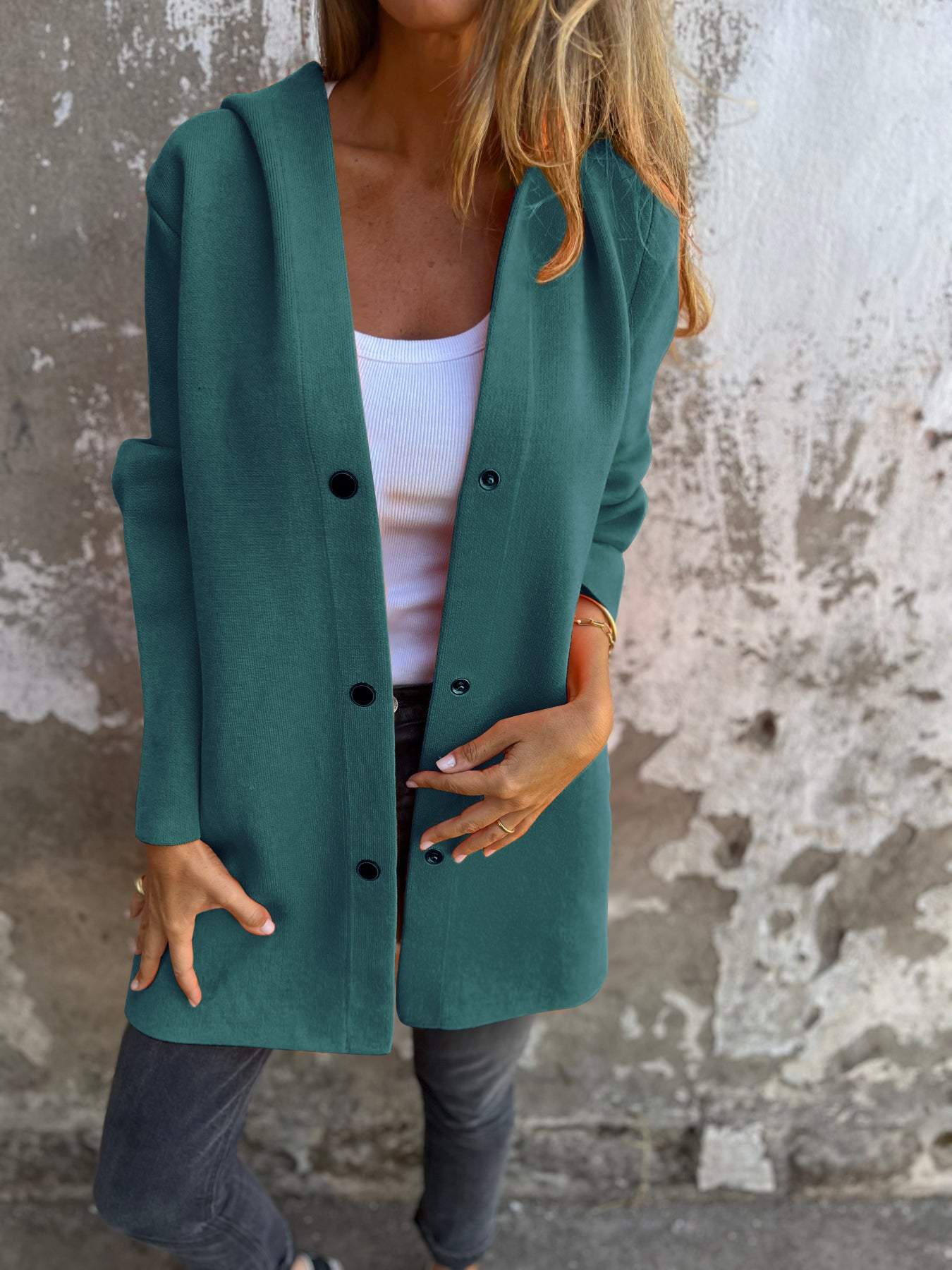 Kapuzenjacke – locker sitzende, langärmlige Damen-Kapuzenjacke mit Knopfleiste