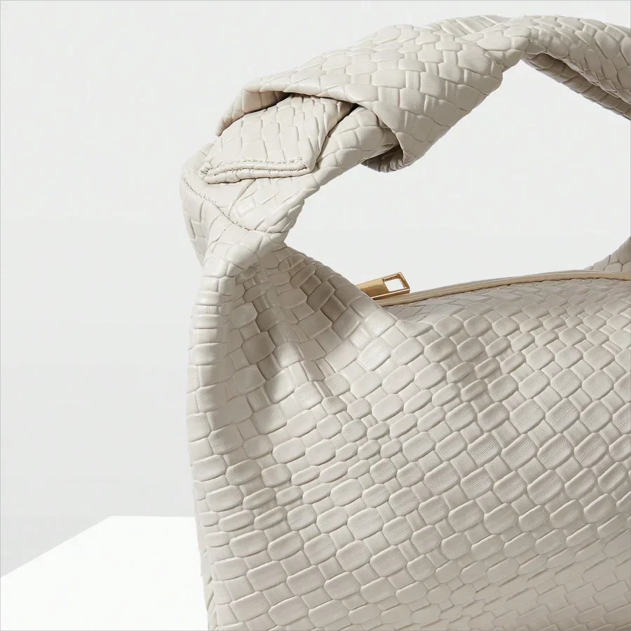 Knot Tasche – kleine vegane Kunstleder-Handtasche für Frauen mit Reißverschluss