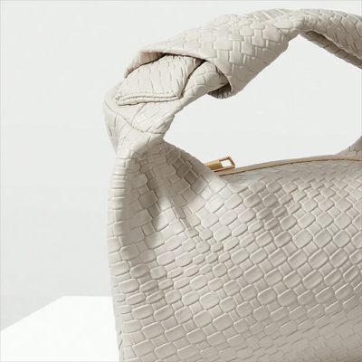 Knot Tasche – kleine vegane Kunstleder-Handtasche für Frauen mit Reißverschluss