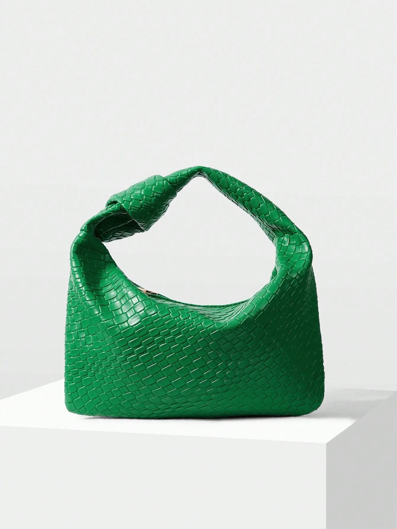 Knot Tasche – kleine vegane Kunstleder-Handtasche für Frauen mit Reißverschluss