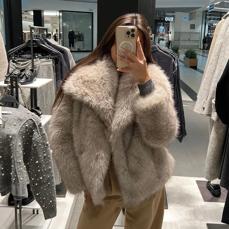 Kunstpelzjacke – Warmer, flauschiger Kunstpelzwintermantel für Damen
