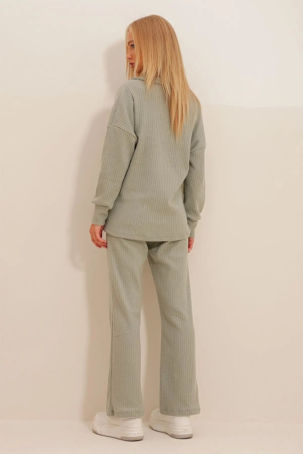 Lounge-Set – Langarmshirt – Schlaghose – Zweiteiler – Loungewear für Damen
