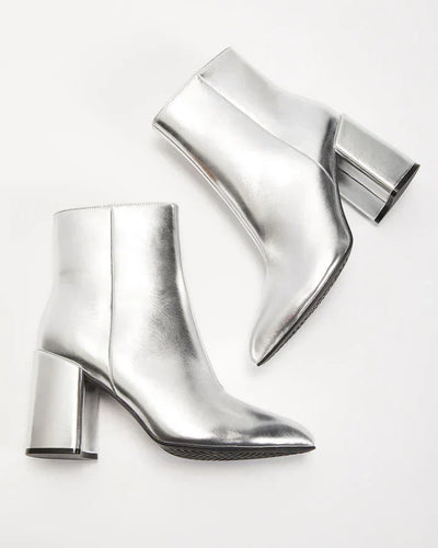 Ava - silberne Metallic-Stiefeletten mit Blockabsatz für einen gewagten und trendigen Look