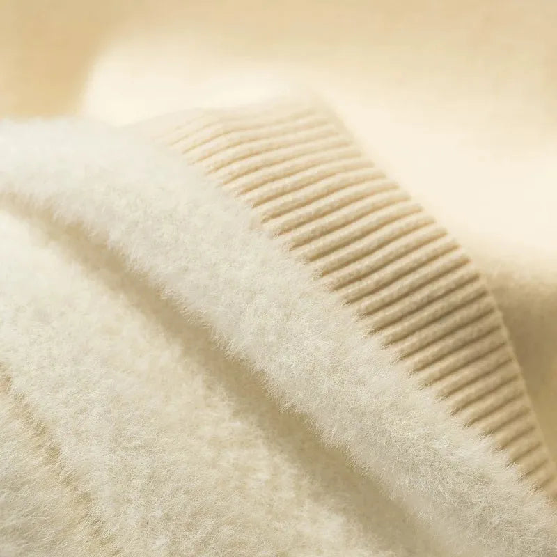 Eloise - mit Samt gefütterter Rollkragenpullover für Frauen