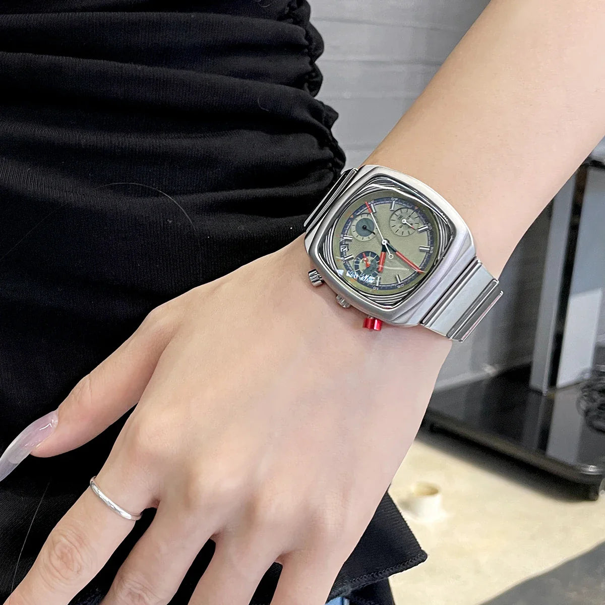 2024 Damen Luxus Armbanduhr - Trendige Quadratische Uhr für Modebewusste Frauen