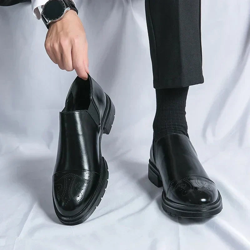 Bellmoor™ Klassischer Chelsea Loafer aus PU-Leder mit Mahagoni-Finish und Rutschfester Sohle