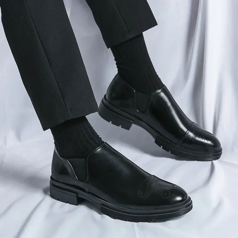 Bellmoor™ Klassischer Chelsea Loafer aus PU-Leder mit Mahagoni-Finish und Rutschfester Sohle