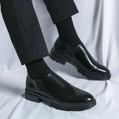Bellmoor™ Klassischer Chelsea Loafer aus PU-Leder mit Mahagoni-Finish und Rutschfester Sohle
