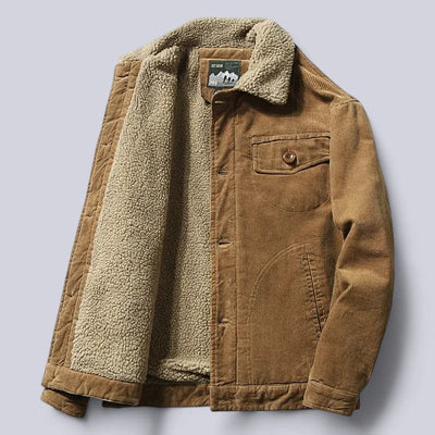 Benjamin Bequeme und Stylische Cordjacke