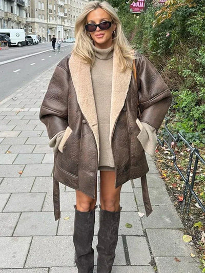Hedy - Wintermantel aus Leder mit langen Ärmeln und Pelz