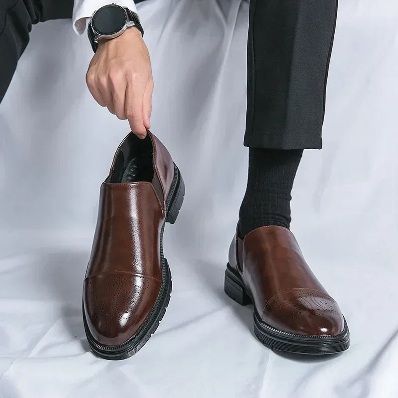 Bellmoor™ Klassischer Chelsea Loafer aus PU-Leder mit Mahagoni-Finish und Rutschfester Sohle