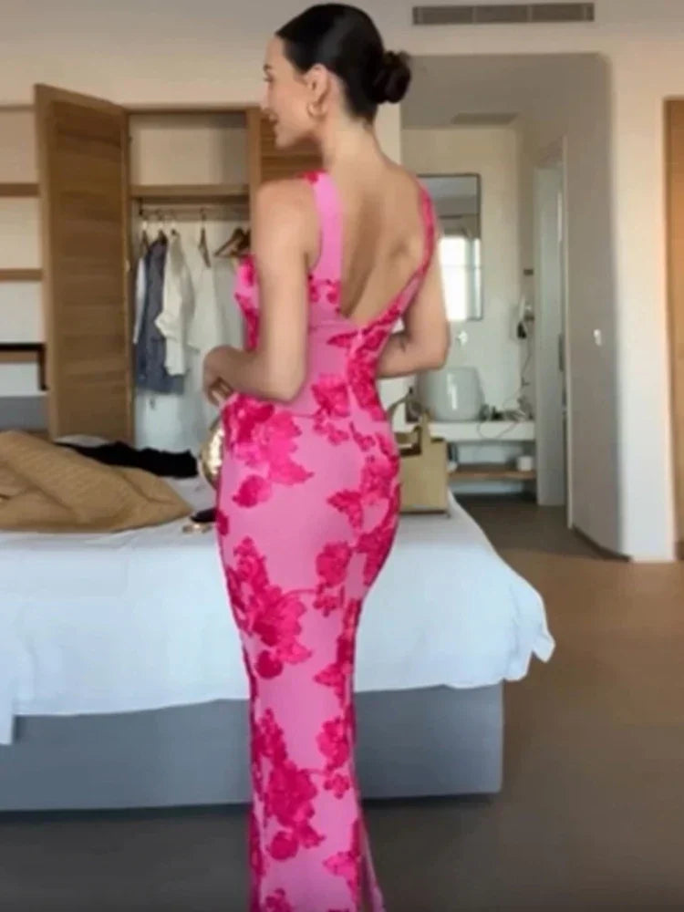 Amira Elegantes Floralabendkleid mit Fließendem Schnitt und Klassischem Dekolleté